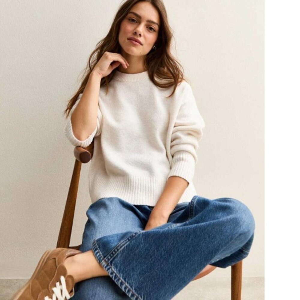 NEW LOOK Off White Crew Neck Midweight Knit Jumper size M